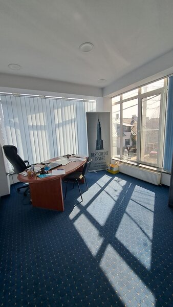 Turda, Arcul de Triumf, Piata  1 Mai